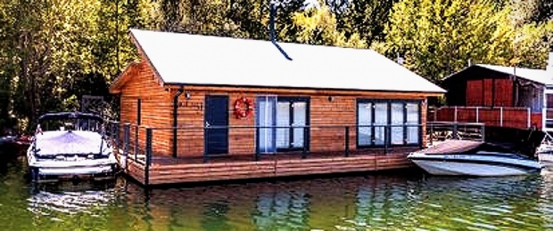 30 Houseboat Rusovce